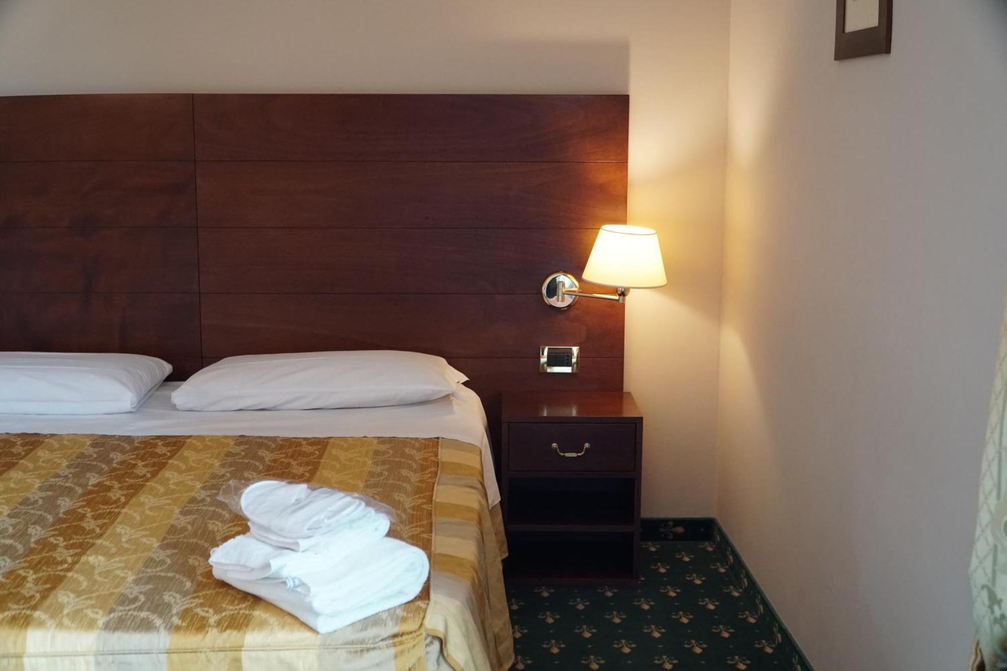 Hotel President Монтекатіні-Терме Екстер'єр фото